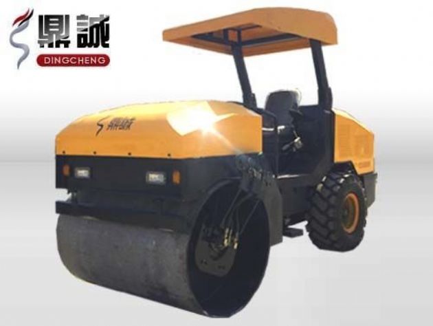 點(diǎn)擊查看詳細(xì)信息<br>標(biāo)題：4噸單鋼輪振動(dòng)壓路機(jī) 閱讀次數(shù)：14634