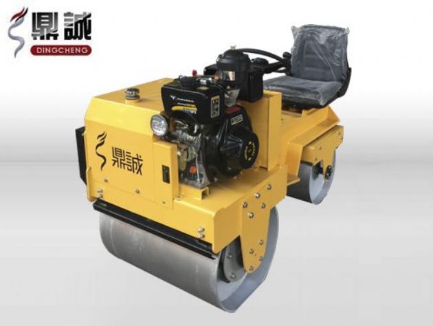 點(diǎn)擊查看詳細(xì)信息<br>標(biāo)題：DC850C座駕式壓路機(jī) 閱讀次數(shù)：16425